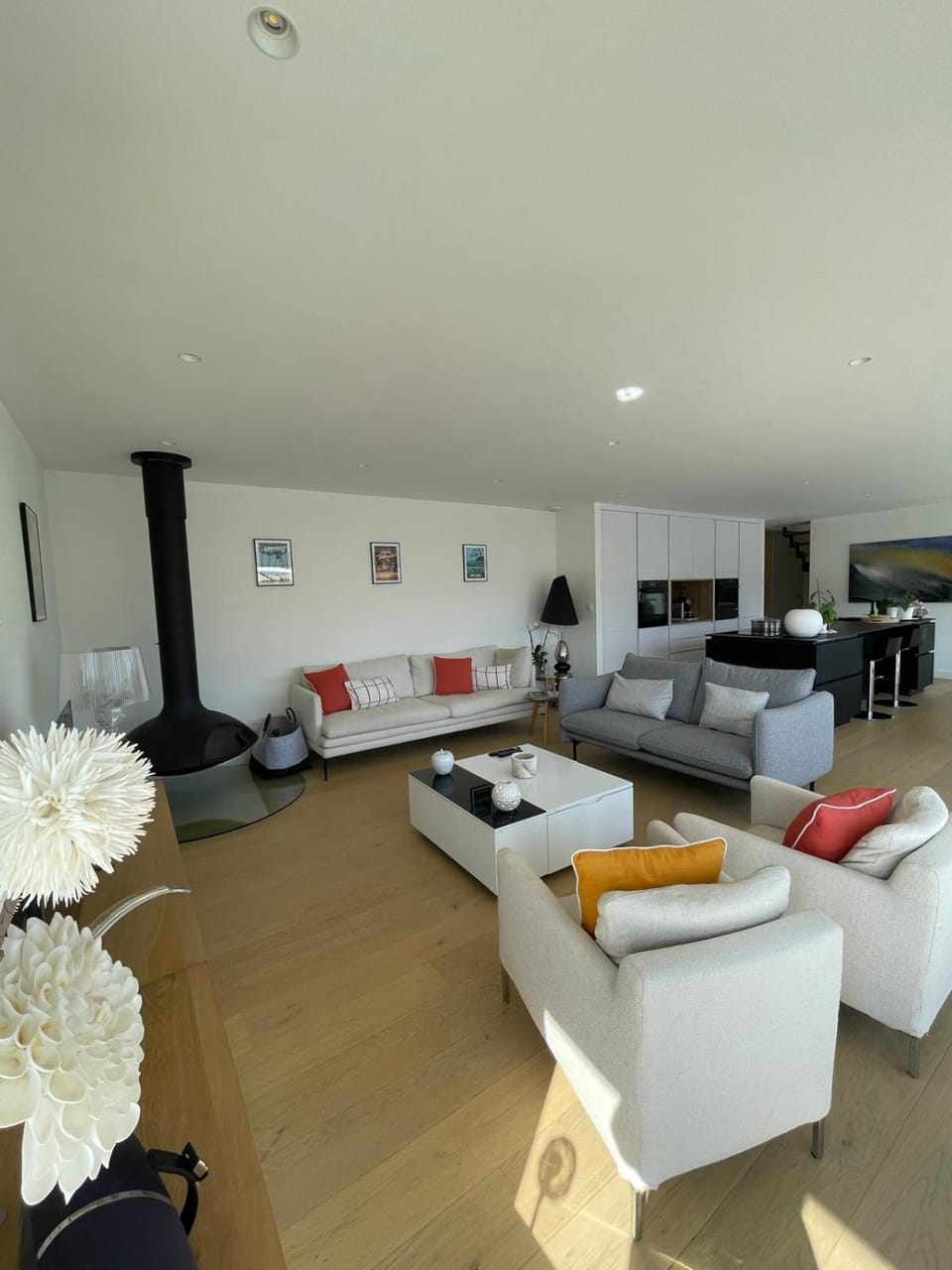 Living room, Seating area