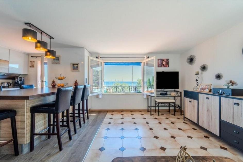 Living room, kitchen