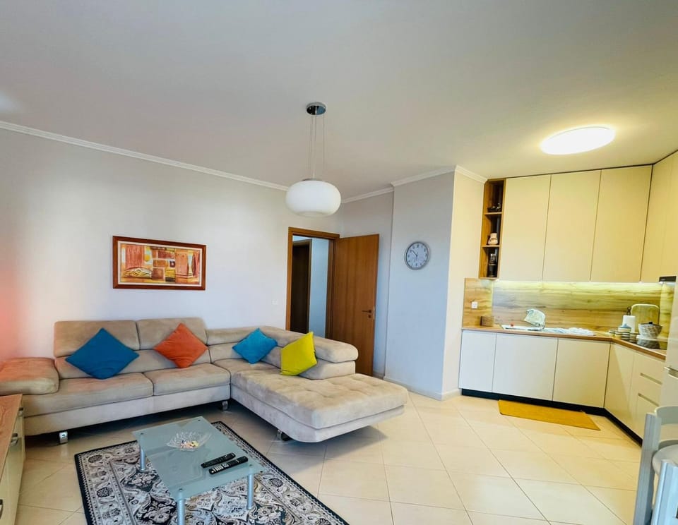 Kitchen or kitchenette, Seating area
