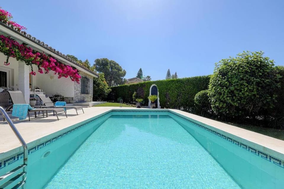 Andalusian Villa near the beach with Private Pool and BBQ House in Costa del Sol