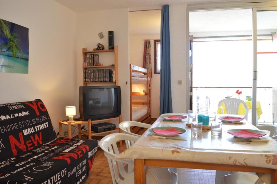TV and multimedia, Dining area