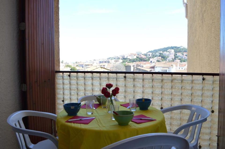 Balcony/Terrace, Mountain view