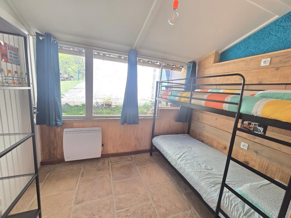 Bed, Photo of the whole room, Bedroom, bunk bed