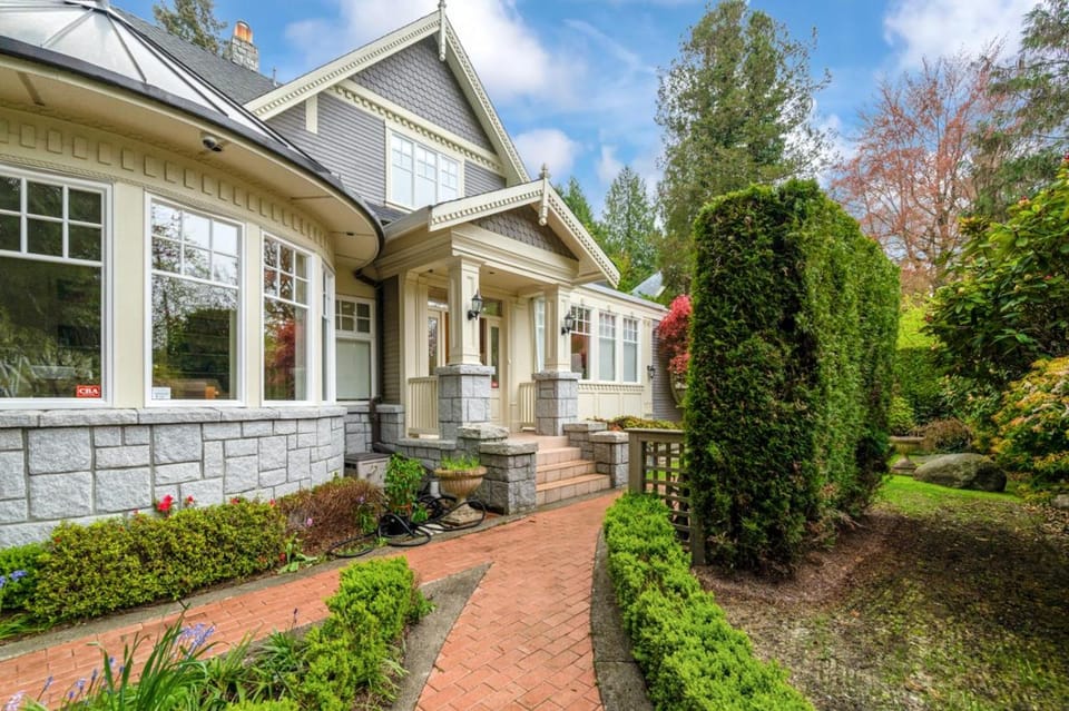 Kerrisdale cozy house Bed and Breakfast in Vancouver