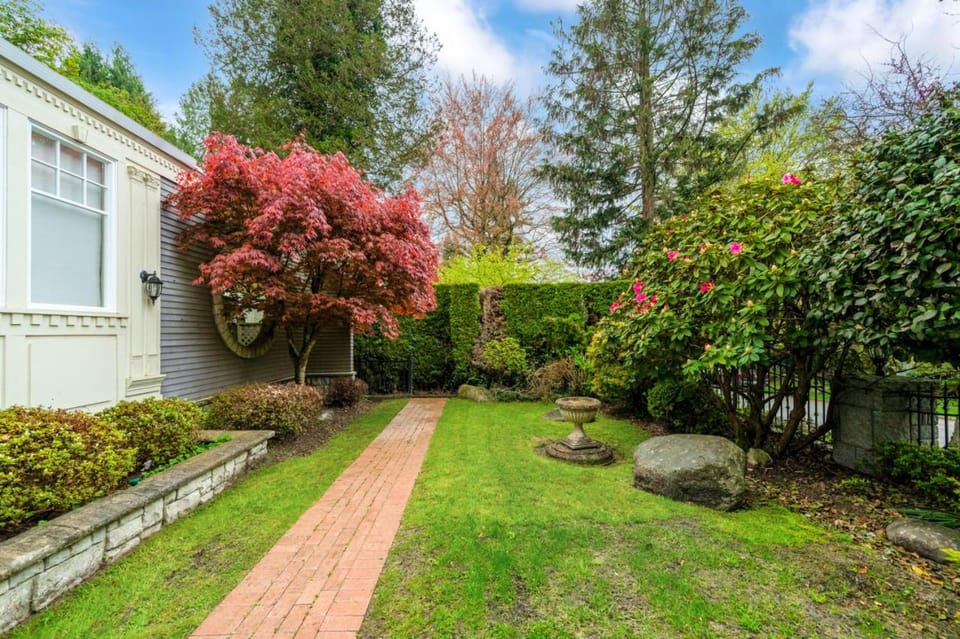 Kerrisdale cozy house Bed and Breakfast in Vancouver