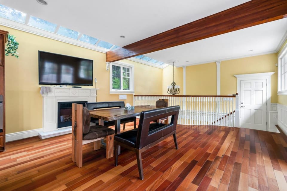 Kerrisdale cozy house Bed and Breakfast in Vancouver