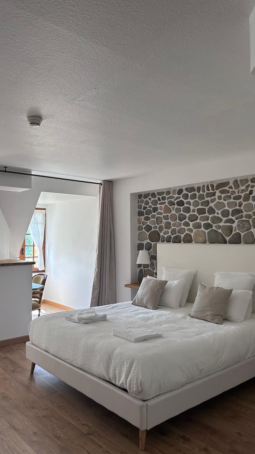 Happy Shelter au Château d'Herbelon Bed and Breakfast in Provence