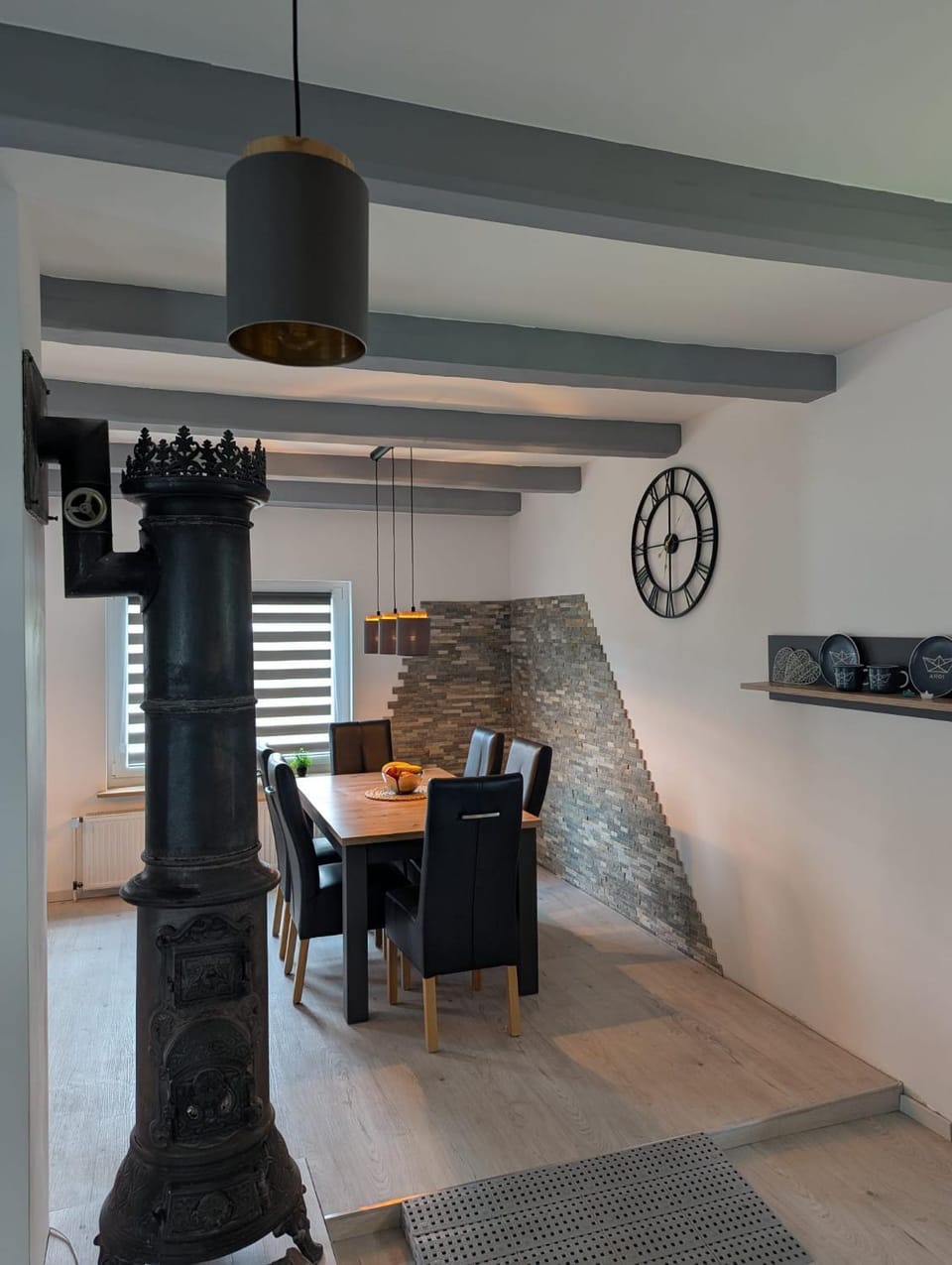 Seating area, Dining area