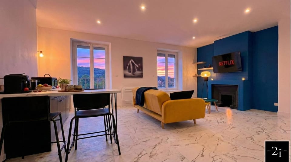 Living room, Seating area, Sunset