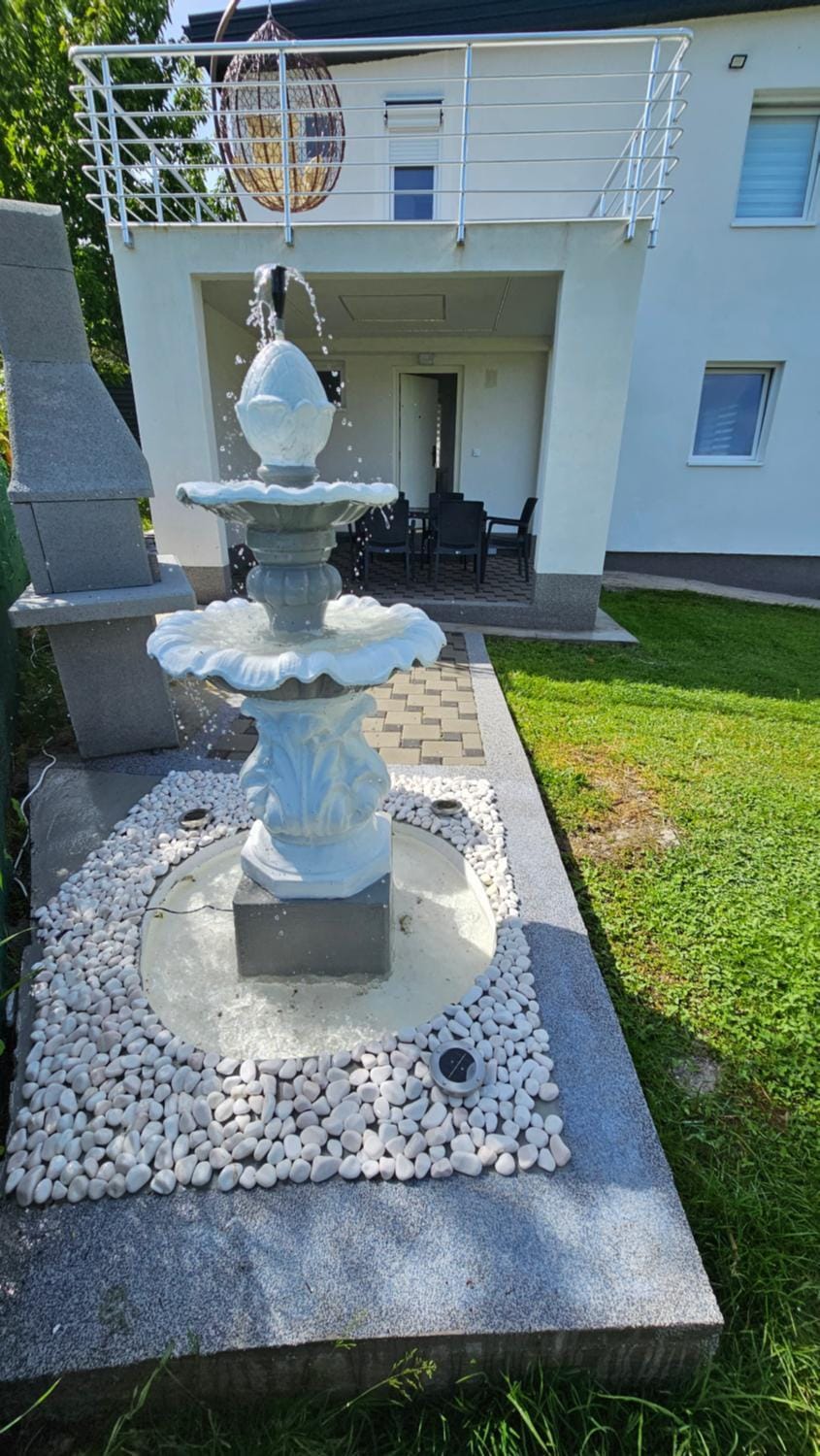 Property building, Day, Garden, Garden view