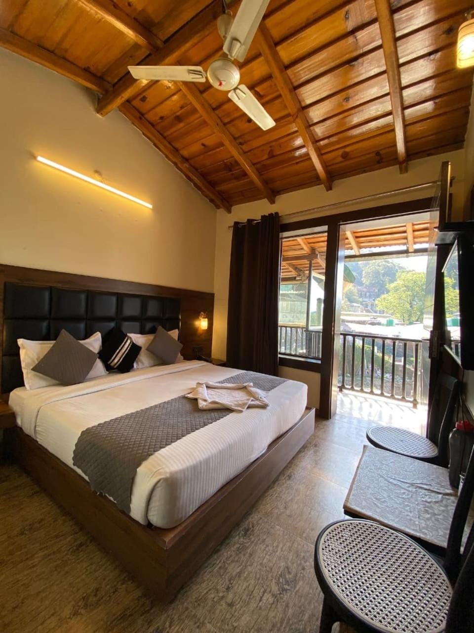Hotel Panorama Lake View Hotel in Uttarakhand