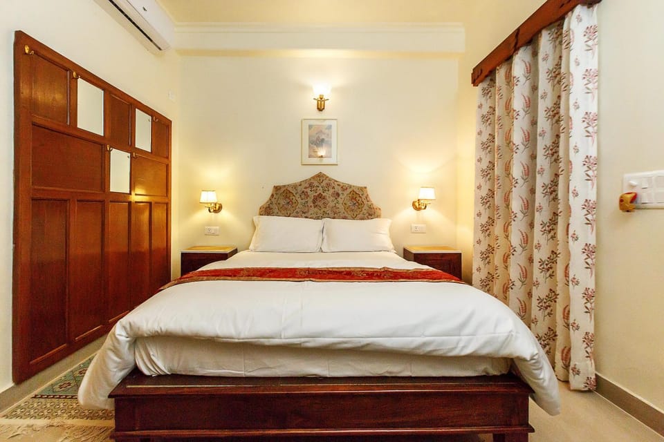 ROYAL SUITE 1 -Hauz Khas Village Apartment in New Delhi