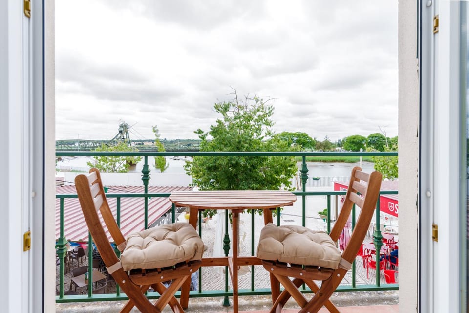 Day, Natural landscape, View (from property/room), Balcony/Terrace, River view