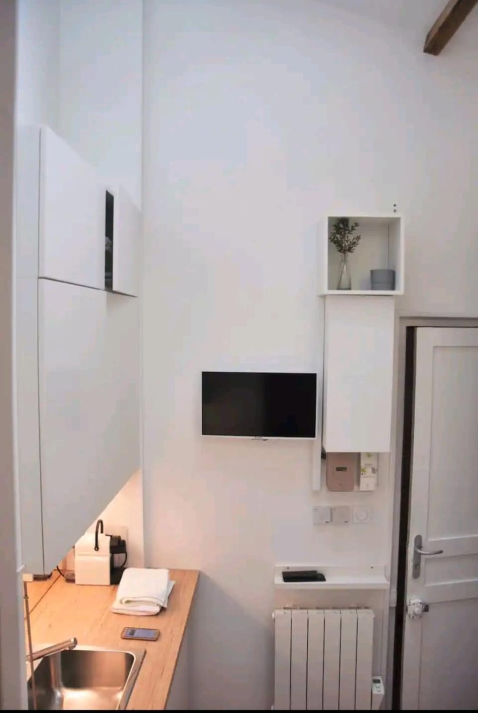 COEUR DE PARIS HISTORIQUE Joli Studio tout équipé calme lumineux climatisation ascenseur Apartment in Paris