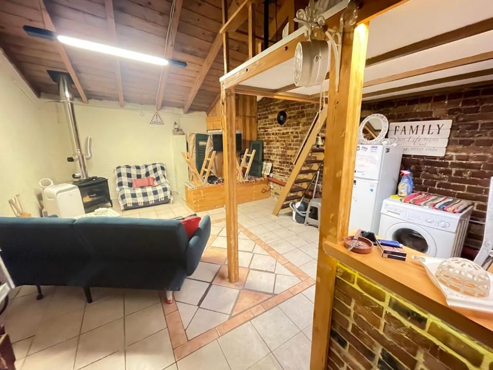 Living room, Photo of the whole room