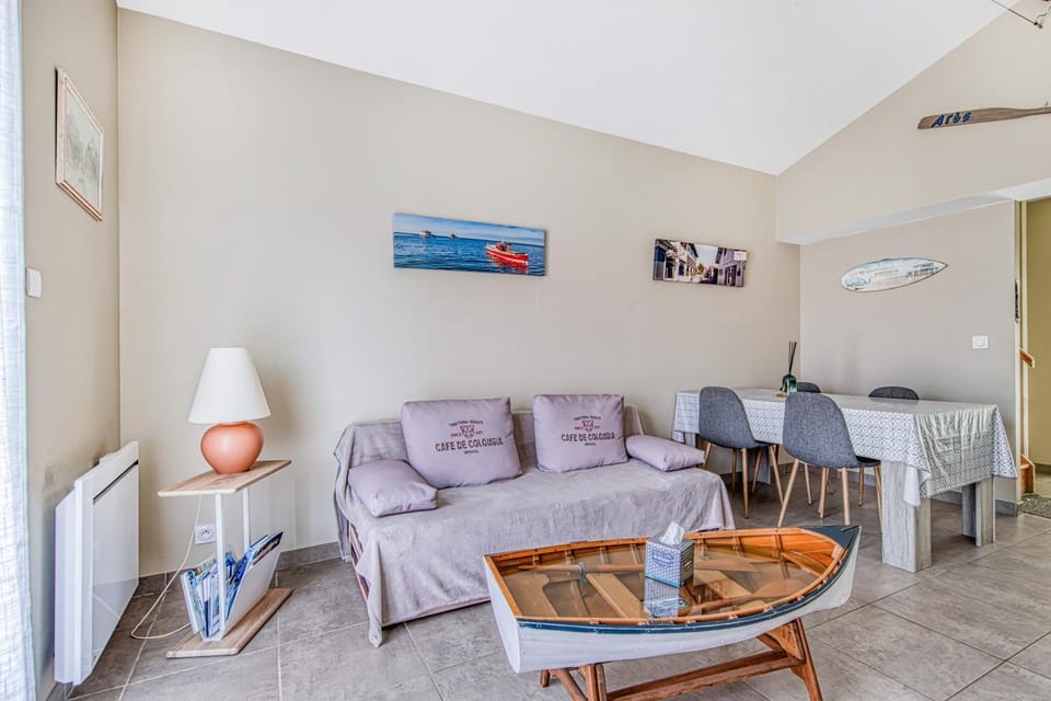 Property building, Living room