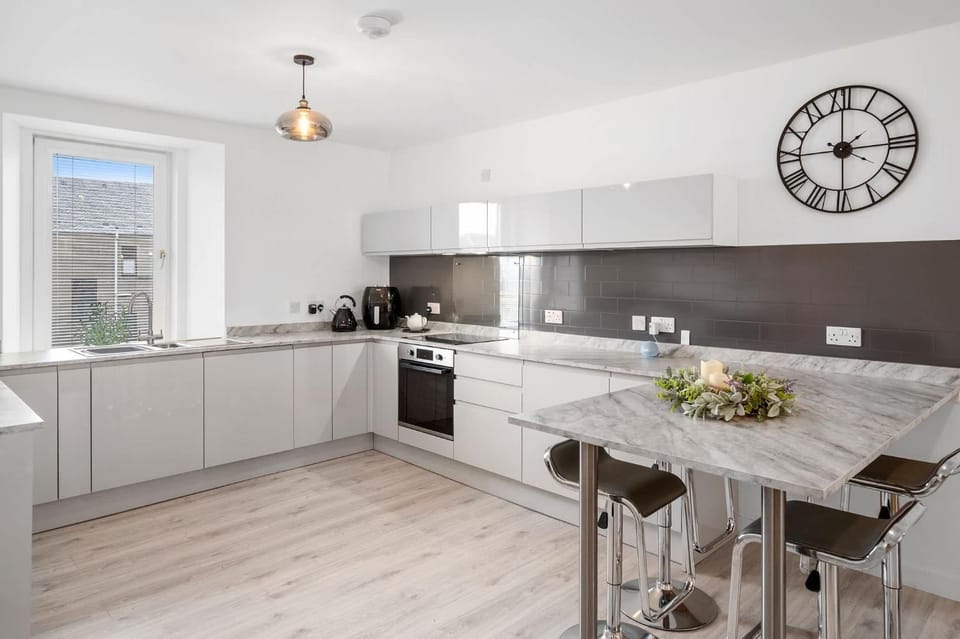 Kitchen or kitchenette, Dining area, dishwasher, oven, stove, toaster