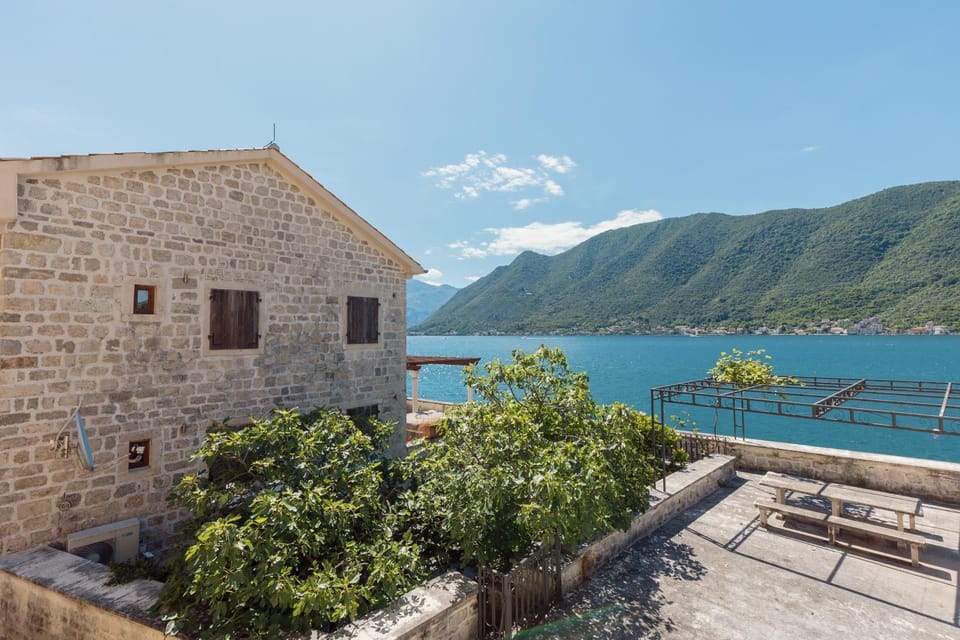 Day, Natural landscape, Mountain view, Sea view