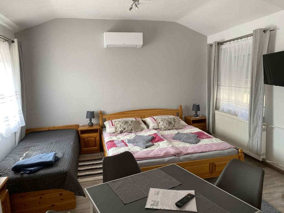 Kármen Apartmanház Hévíz Apartment in Hévíz