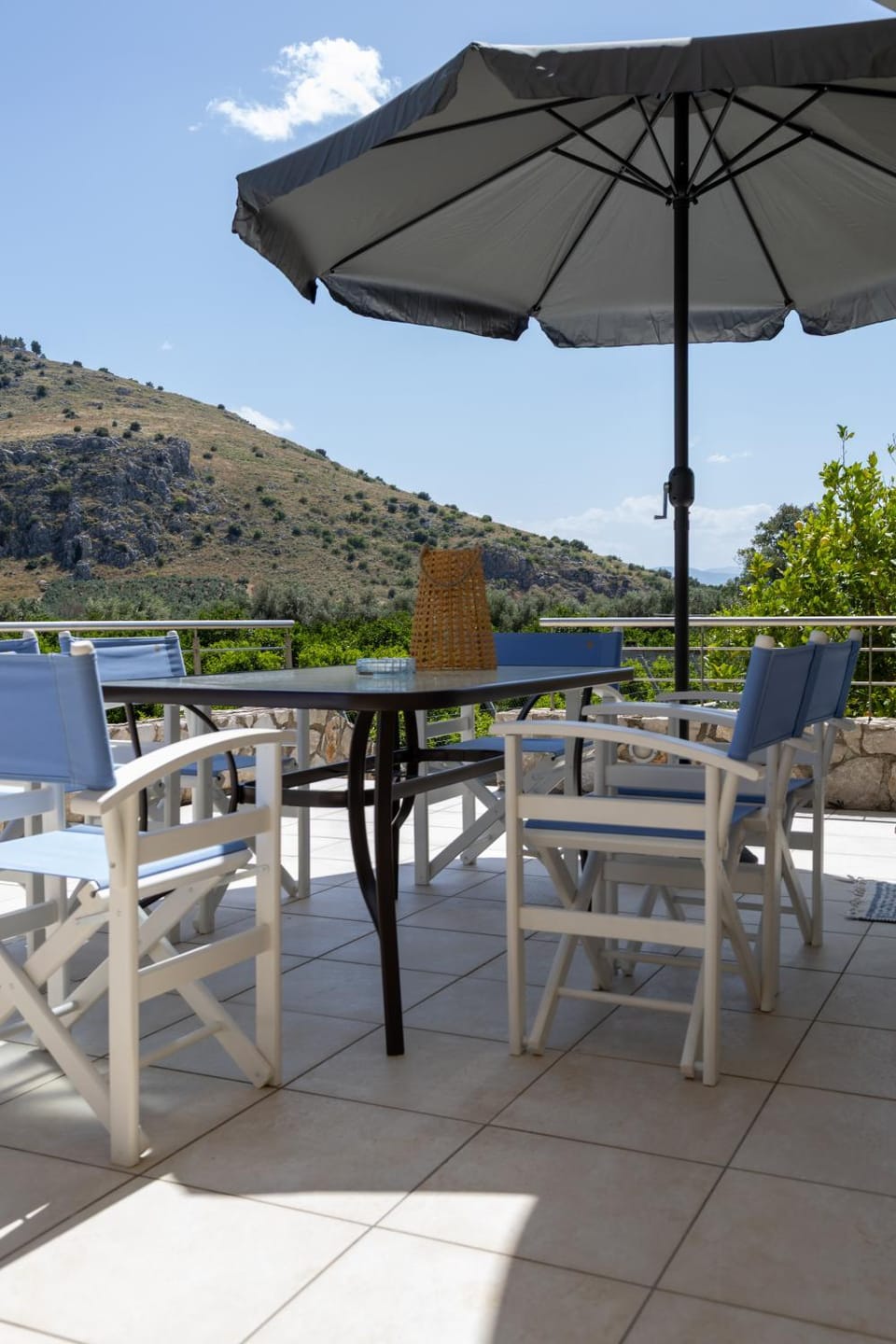 Balcony/Terrace, Mountain view