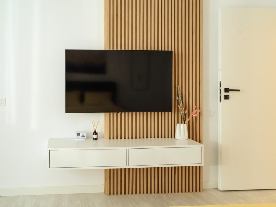Yellow Charm Plaza Apartment Lujerului Apartment in Bucharest