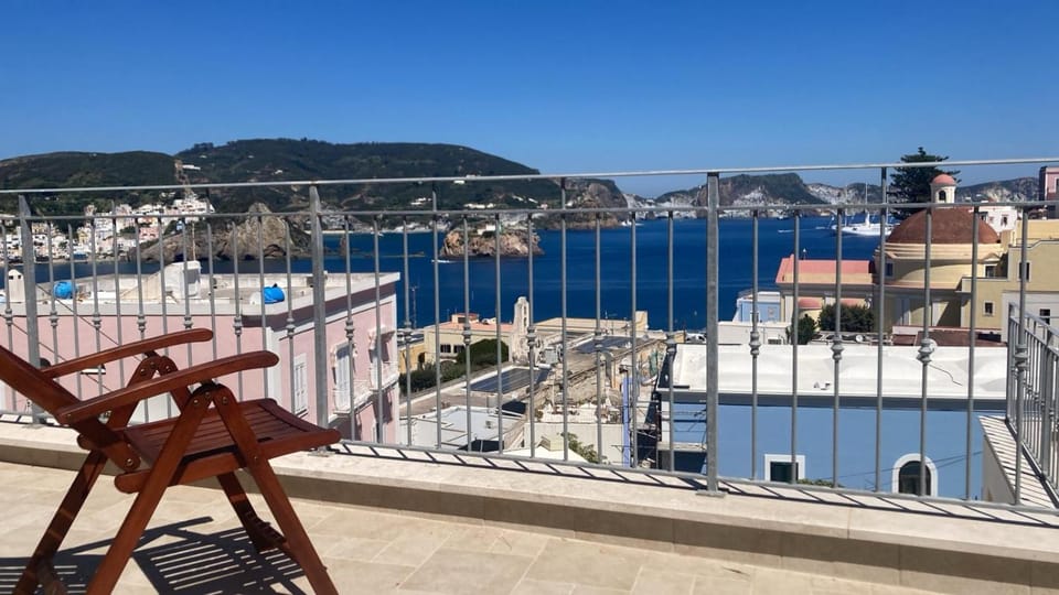 Natural landscape, Balcony/Terrace, City view, Sea view
