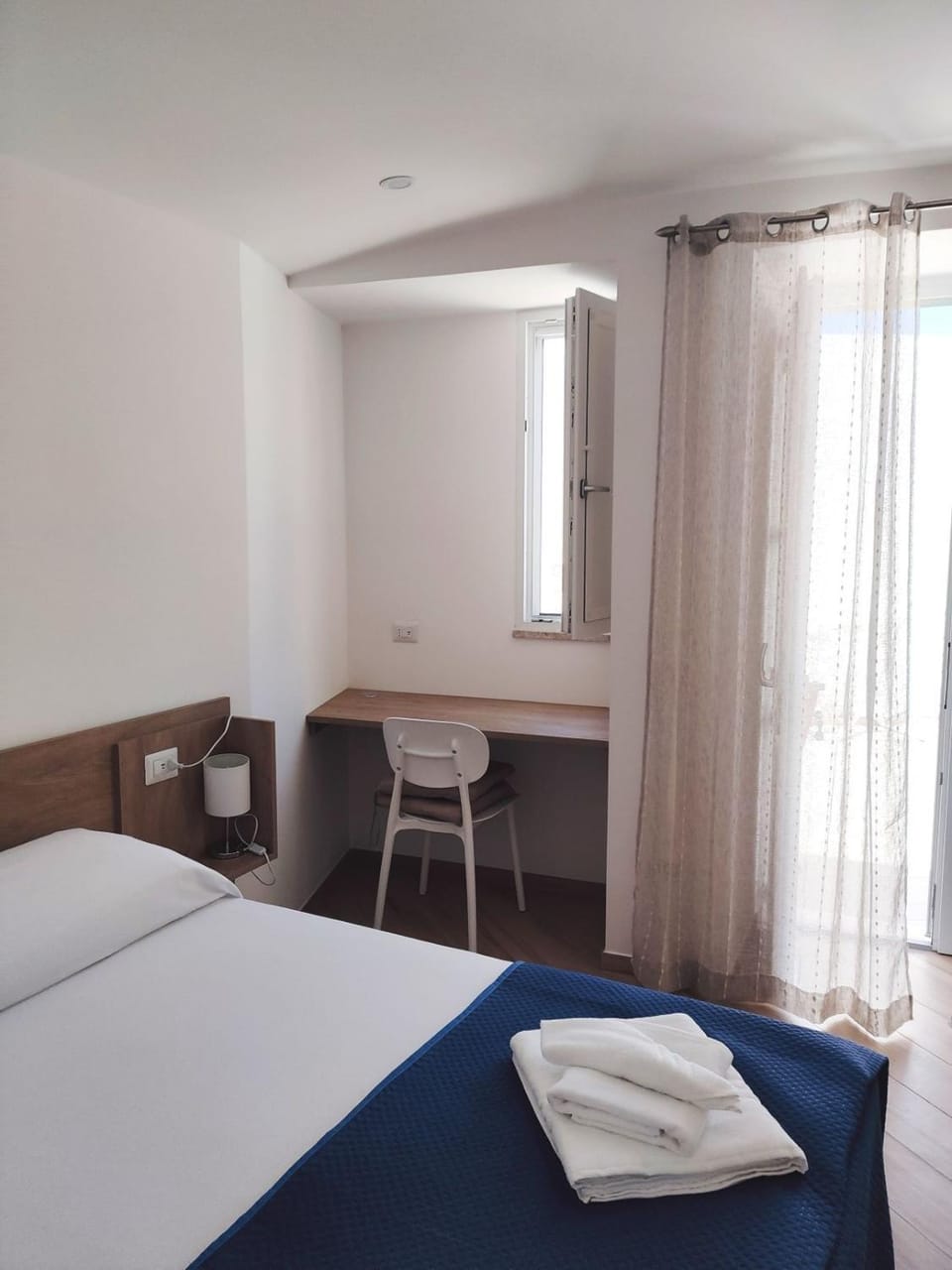 Bed, Decorative detail, Bedroom