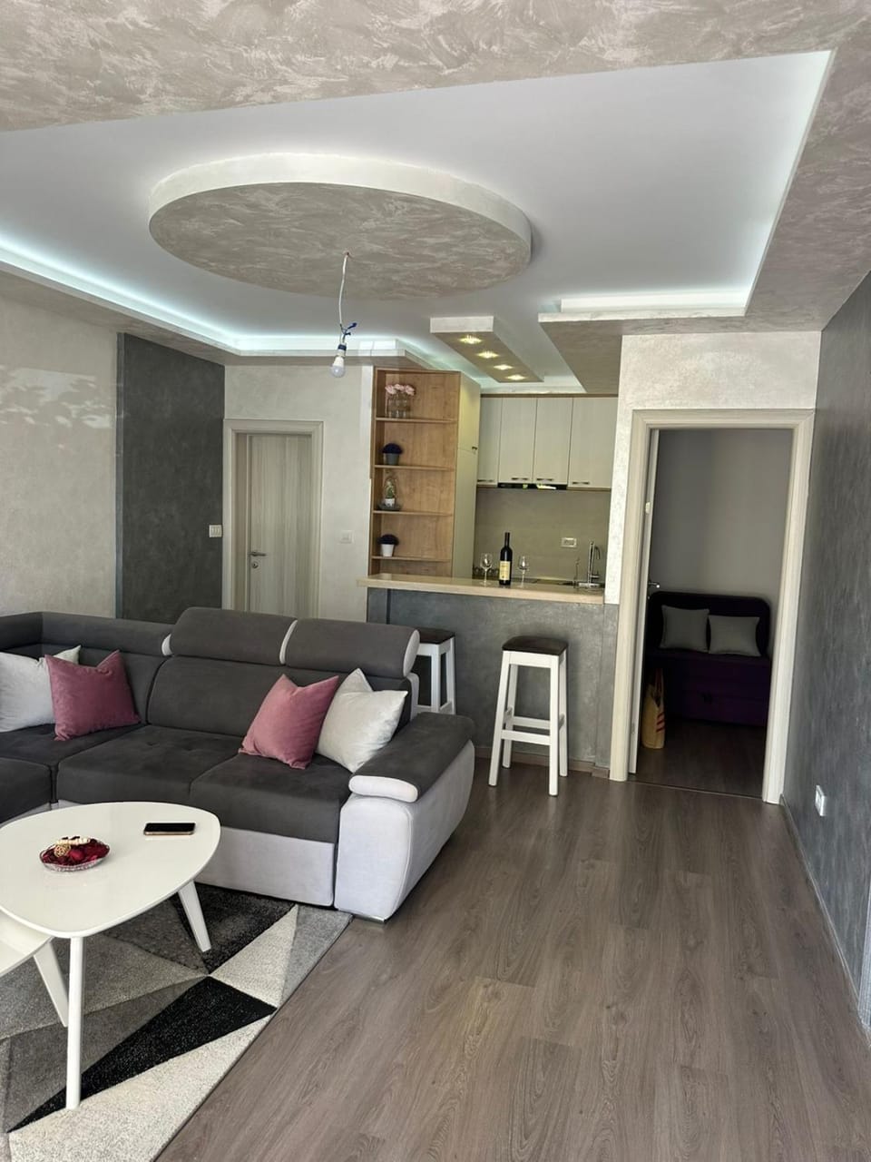 Seating area, Dining area