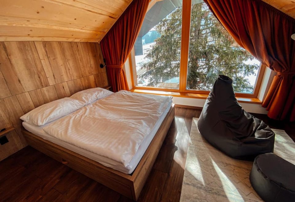 Natural landscape, Photo of the whole room, Bedroom