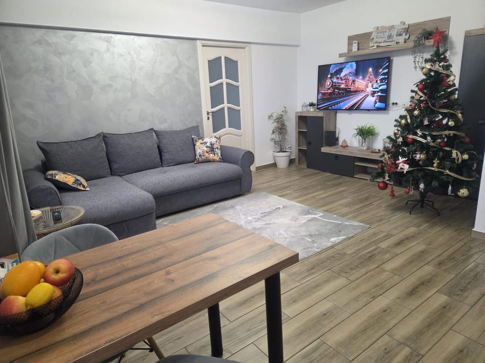 Communal lounge/ TV room, TV and multimedia, Living room, Seating area, Evening entertainment