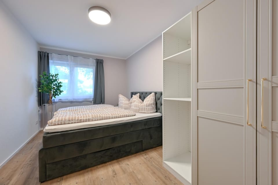 Bed, Photo of the whole room, Bedroom, wardrobe