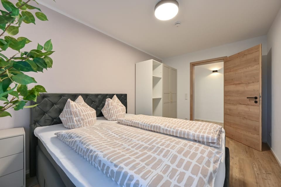 Bed, Bedroom, wardrobe