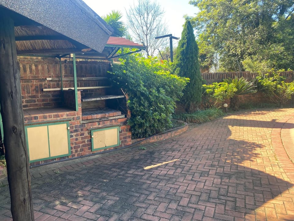 Lynnwood 246 House Bed and Breakfast in Pretoria