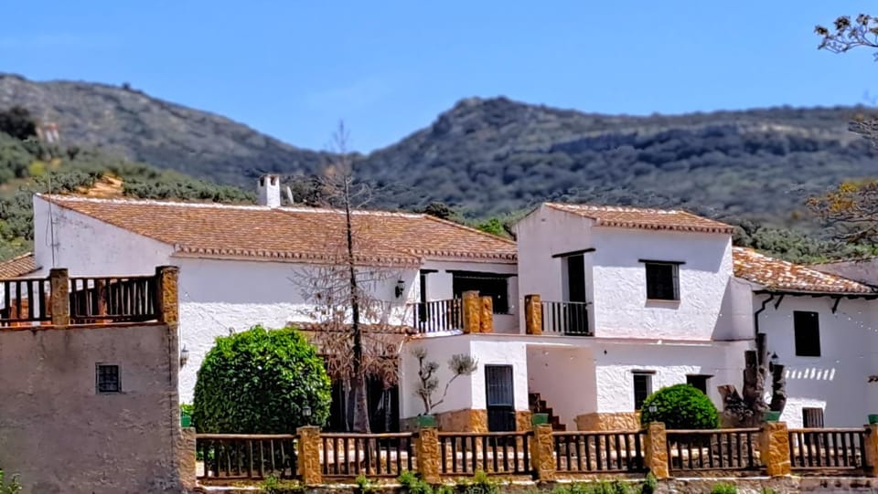 Suitur Cortijo de Don Lolo Country House in Andalusia