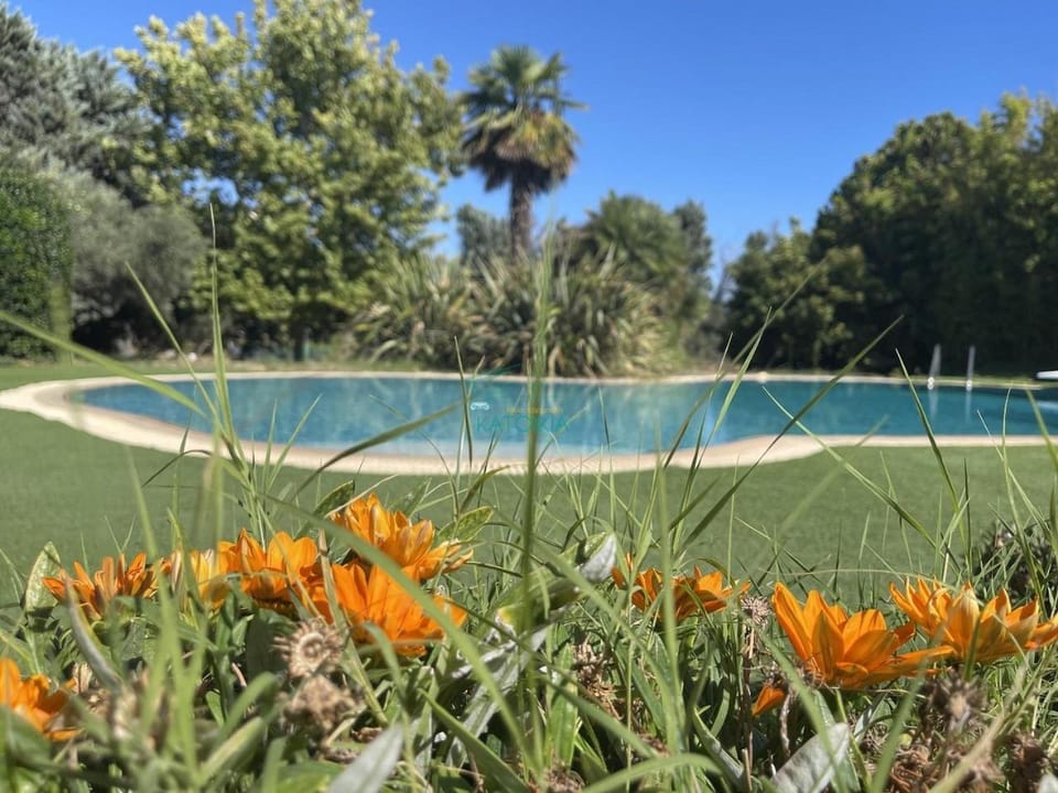 4 bedroom Luxury Villa with Swimming Pool and Lush Gardens Close to City & Beach Villa in Decentralized Administration of Macedonia and Thrace