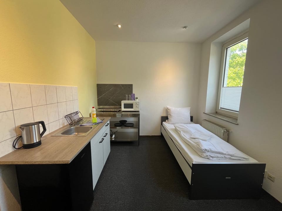 Bed, Kitchen or kitchenette, Photo of the whole room