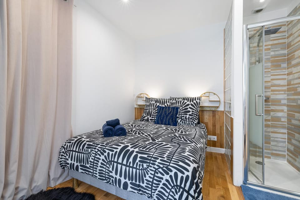 Bed, Photo of the whole room