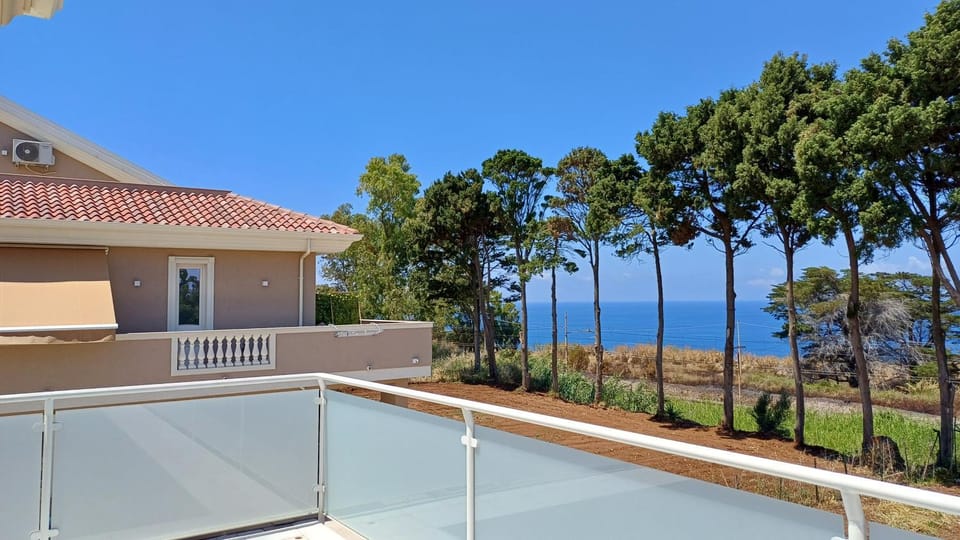 View (from property/room), Balcony/Terrace, Sea view