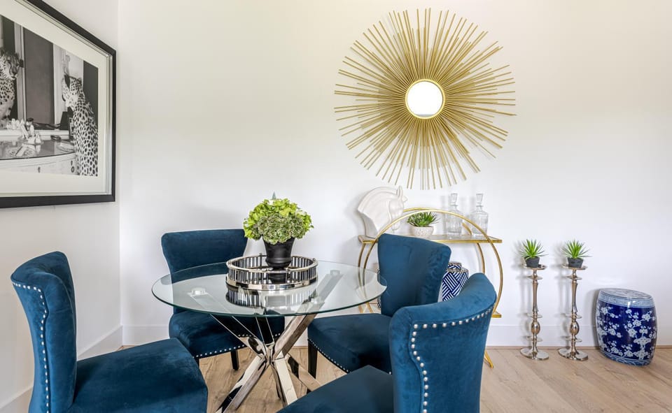 Living room, Seating area, Dining area