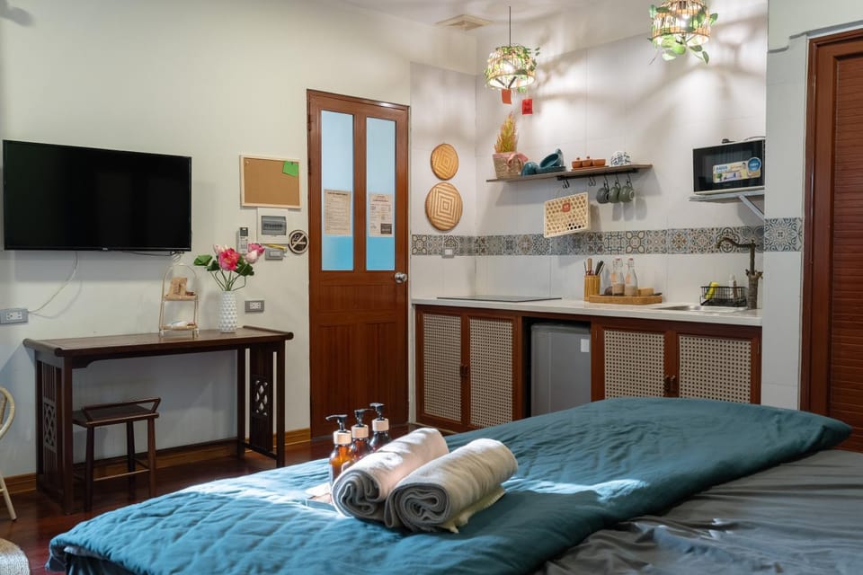 Kitchen or kitchenette, Photo of the whole room, Bedroom