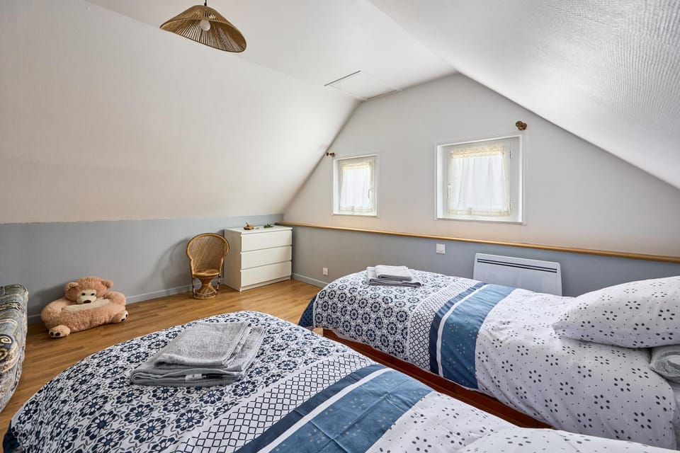 Bed, Bedroom