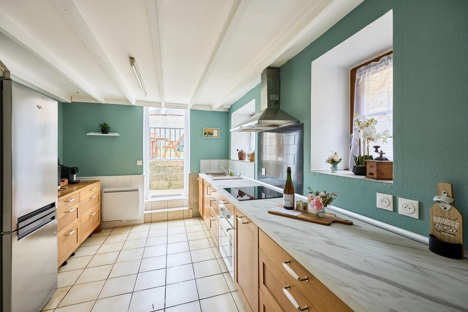Kitchen or kitchenette, stove
