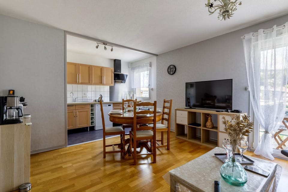 Living room, Dining area