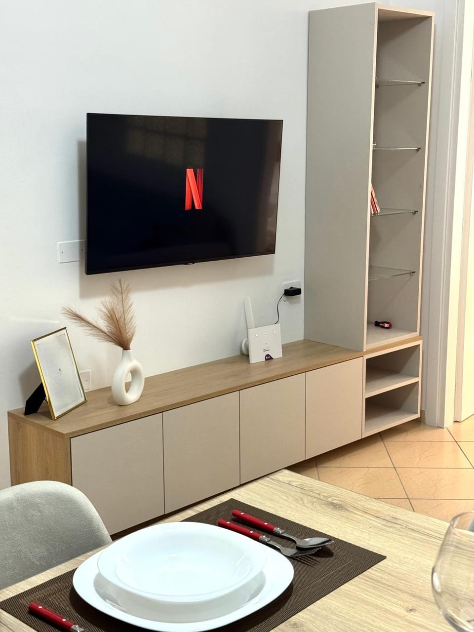 Communal lounge/ TV room, TV and multimedia