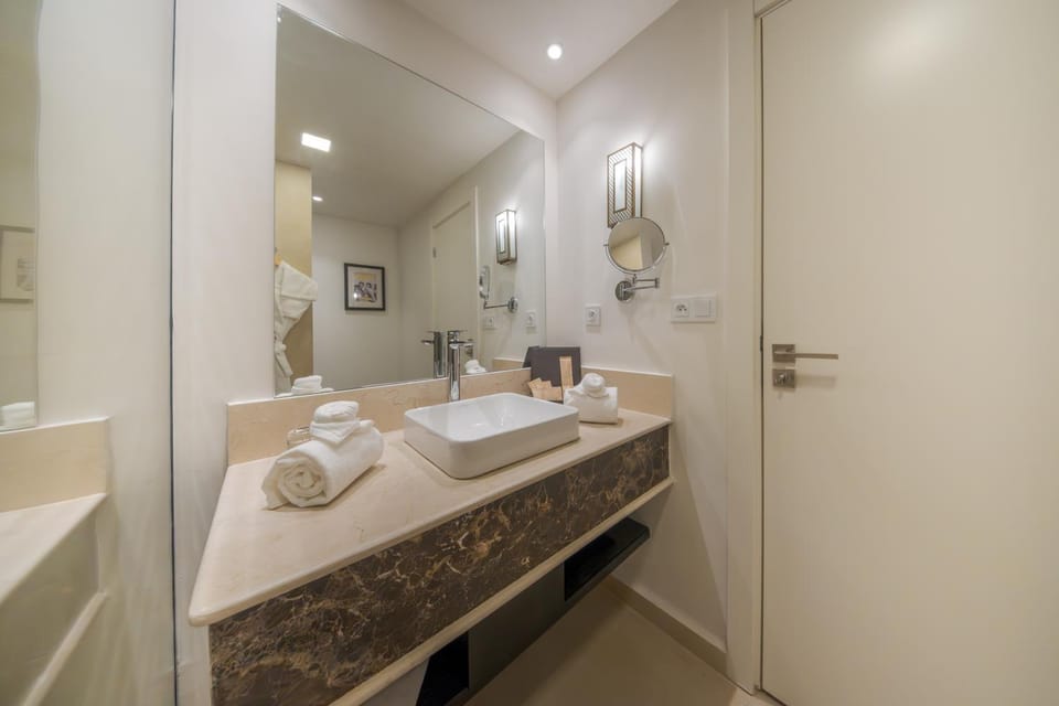 Shower, Bathroom, towels