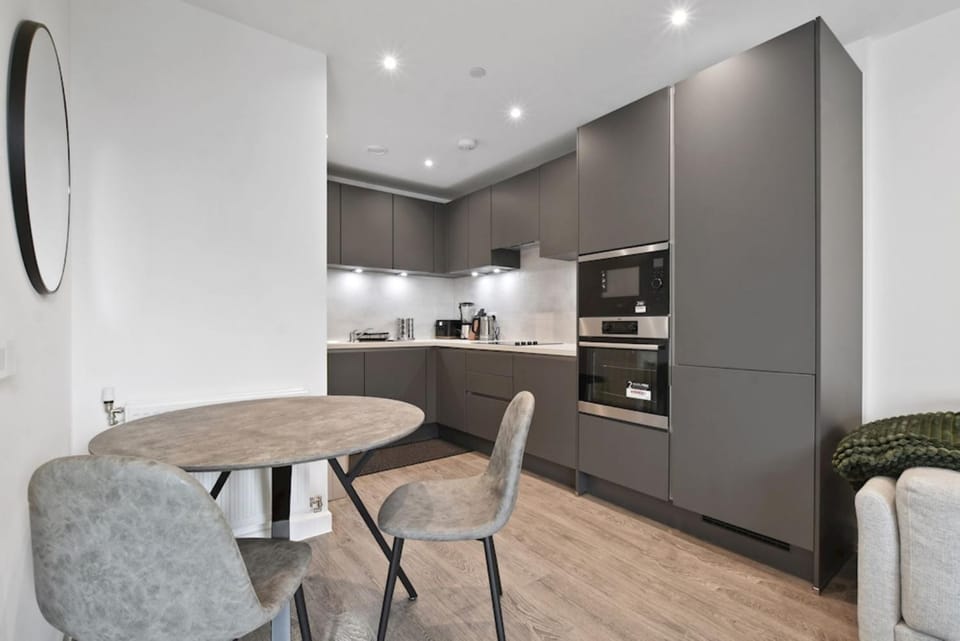 Kitchen or kitchenette, Living room, Seating area, Dining area, dishwasher, oven, stove