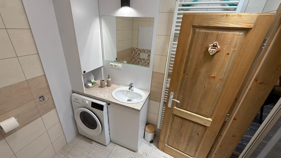 Bathroom, washing machine