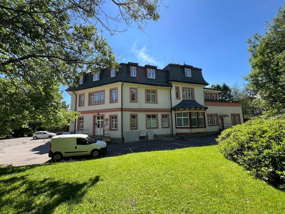 Property building, Garden, Sunrise, Parking
