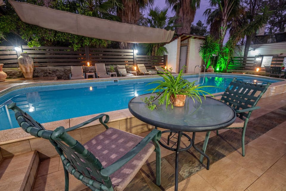 Swimming pool, sunbed