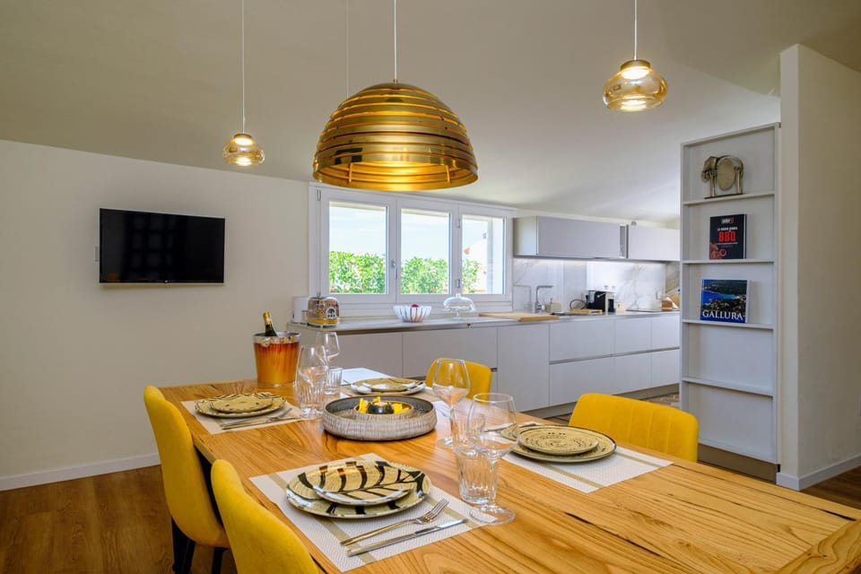 Dining area, Food, Breakfast, Lunch, stove, kitchen, air conditioner